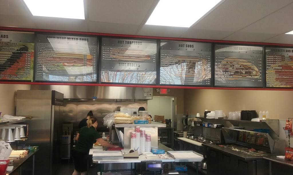 Papa Joes Submarines | restaurant | 566 E 200th St, Euclid, OH 44119, USA | 2166921068 OR +1 216-692-1068