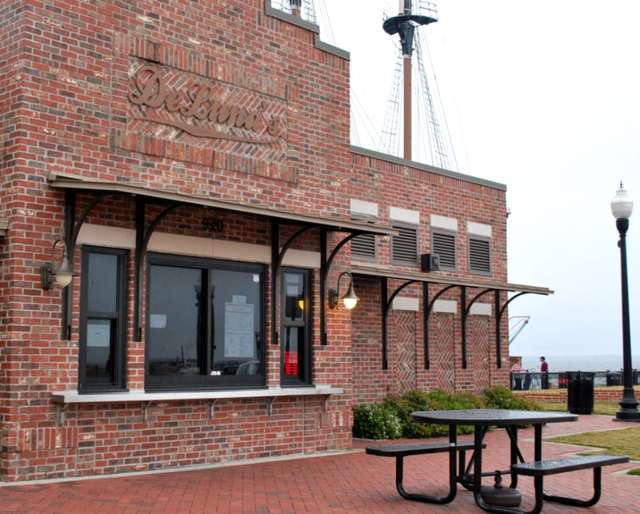 Delunas | restaurant | 920 S Palafox St, Pensacola, FL 32502, USA | 8507142222 OR +1 850-714-2222