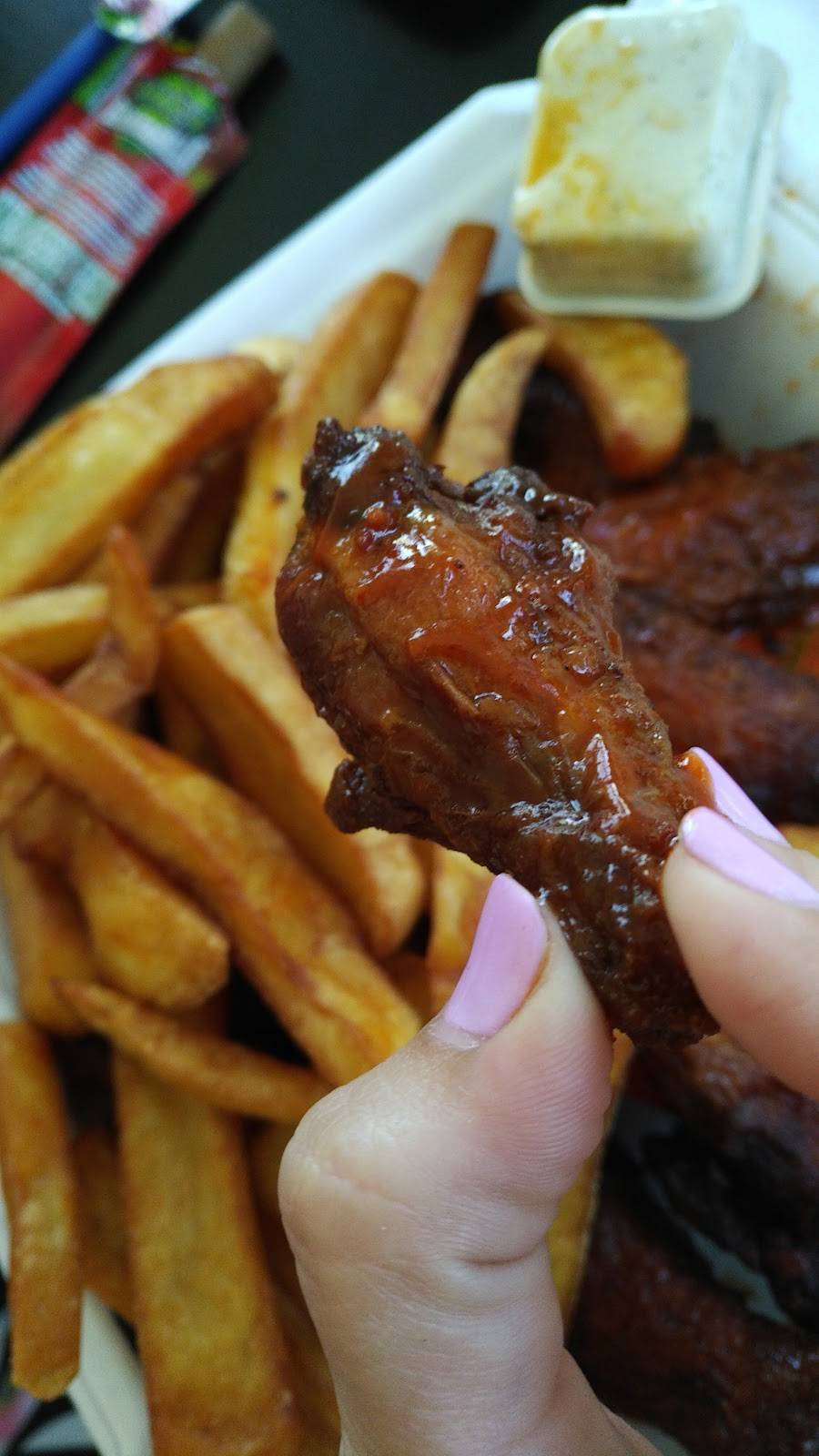 Bistro on Avenue | restaurant | 1988 Avenue Rd, Toronto, ON M5M 4Y4, Canada | 4167831928 OR +1 416-783-1928