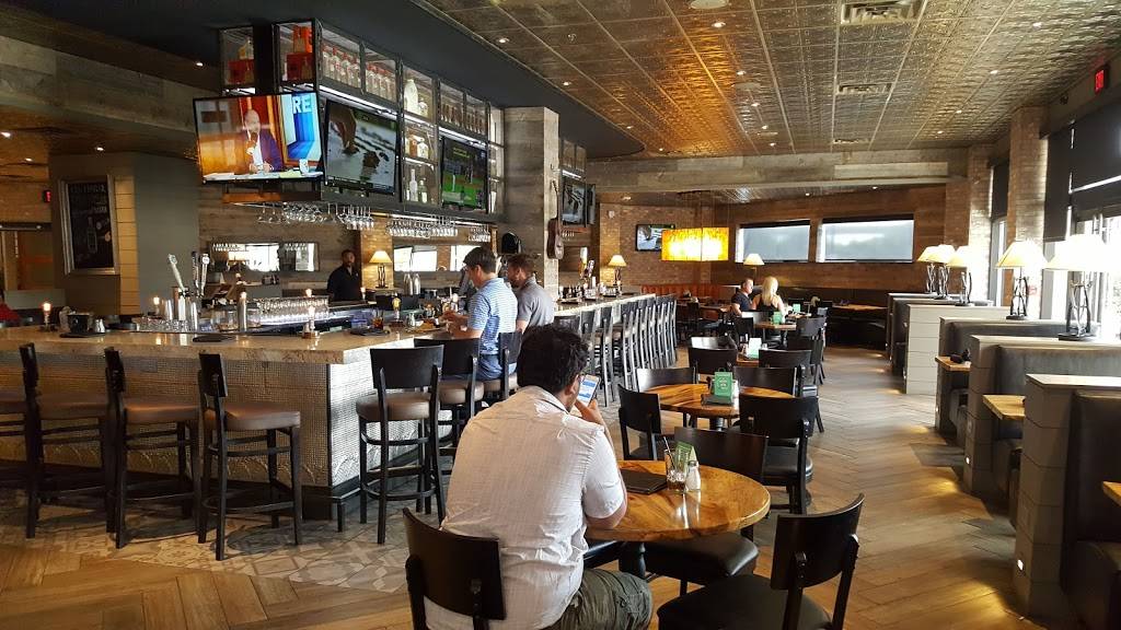 R Bar and Grill | restaurant | 2401 E Lamar Blvd, Arlington, TX 76006, USA | 8176404711 OR +1 817-640-4711