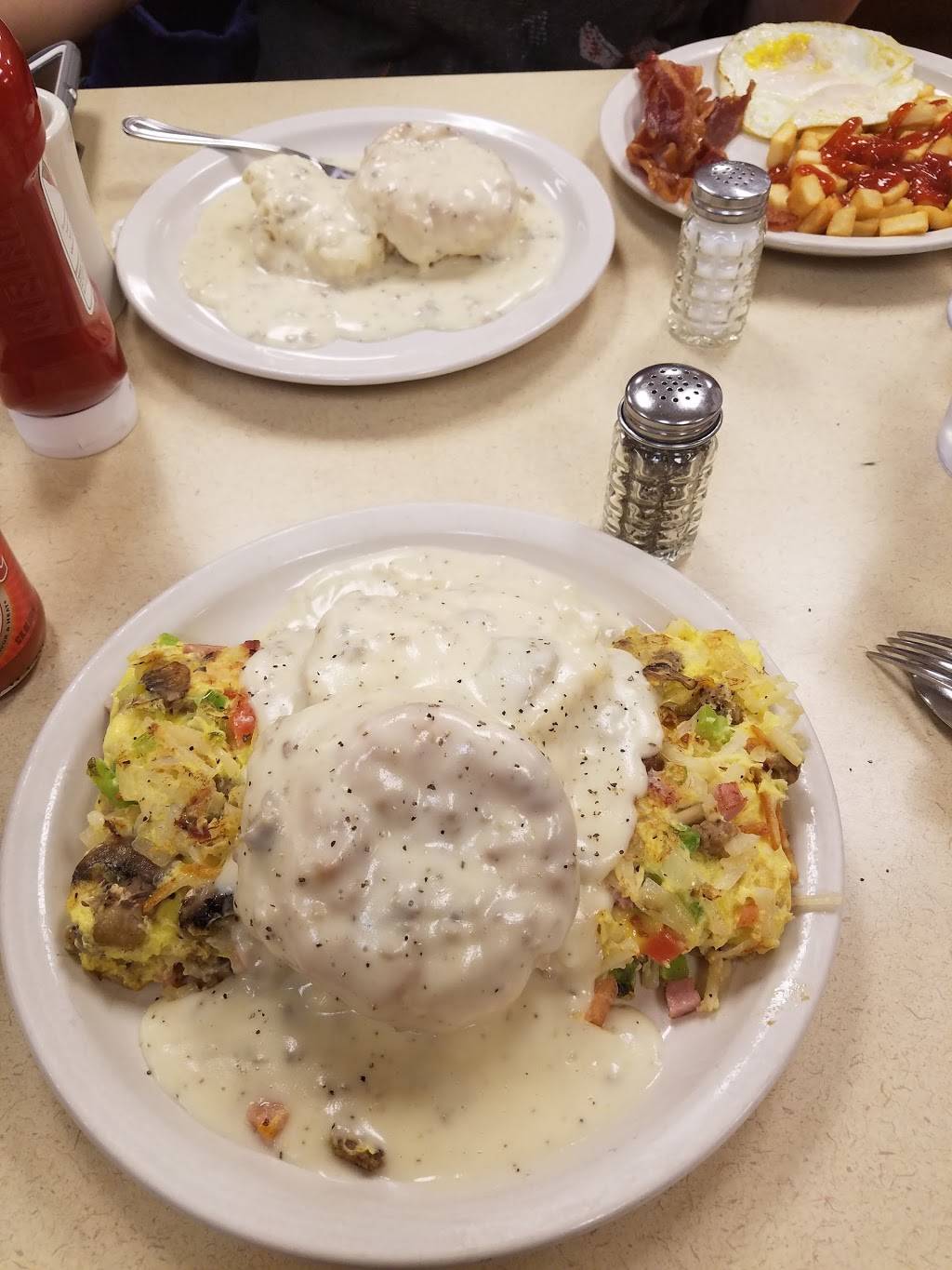 The Big Biscuit | restaurant | 12276 Shawnee Mission Pkwy, Shawnee, KS 66216, USA | 9139127350 OR +1 913-912-7350