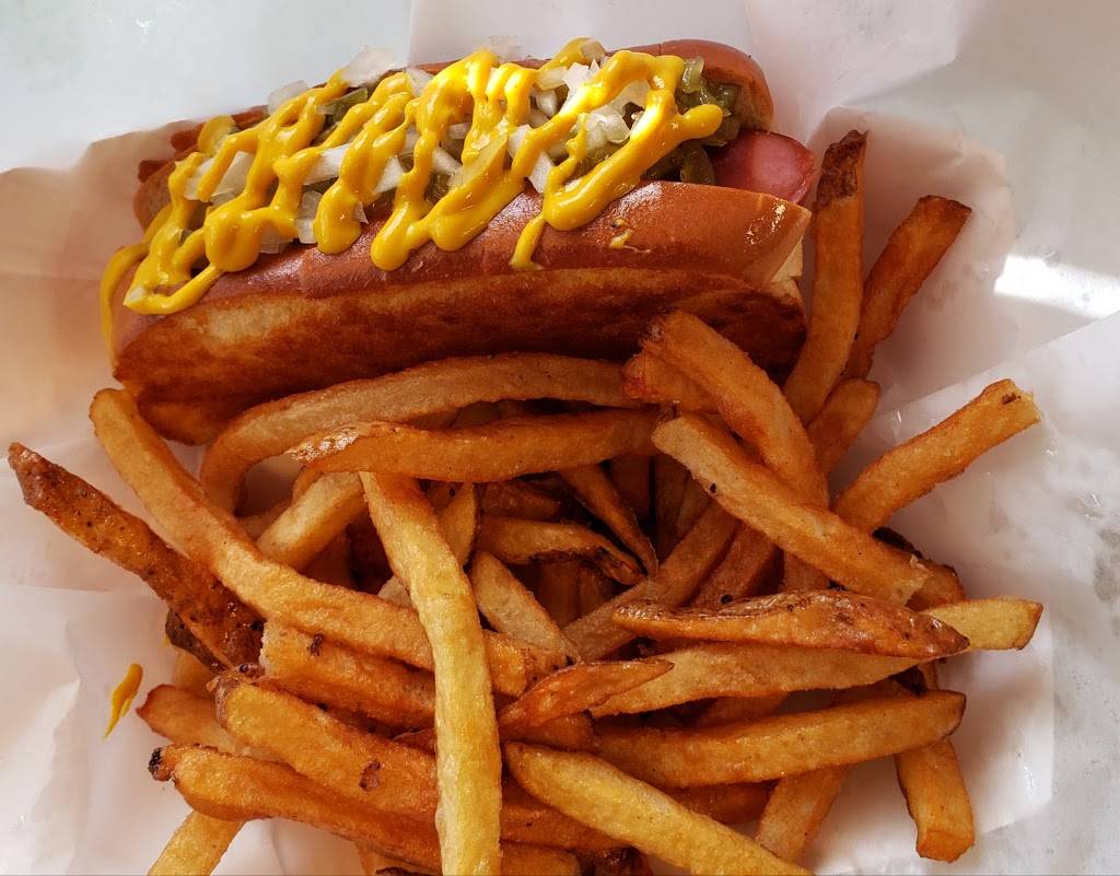 Dans Dogs Hot Dog Eatery & Diner (formerly The Place To Be Deli | restaurant | 5751 Smith Rd, Cleveland, OH 44142, USA | 2168989141 OR +1 216-898-9141