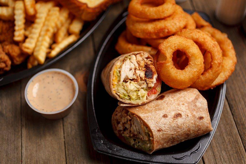 Louies Chicken Fingers Opelika | restaurant | 1479 Fox Run Pkwy, Opelika, AL 36801, USA | 3347450050 OR +1 334-745-0050