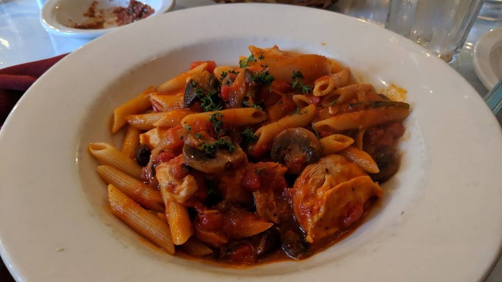 Giannis Ristorante Italiano | restaurant | 5030 Evergreen Way, Everett, WA 98203, USA | 4252522435 OR +1 425-252-2435