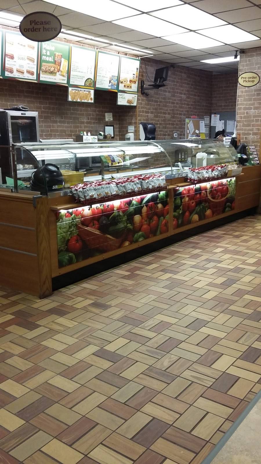 Subway | restaurant | 179 E Taggart St, East Palestine, OH 44413, USA | 3304263375 OR +1 330-426-3375