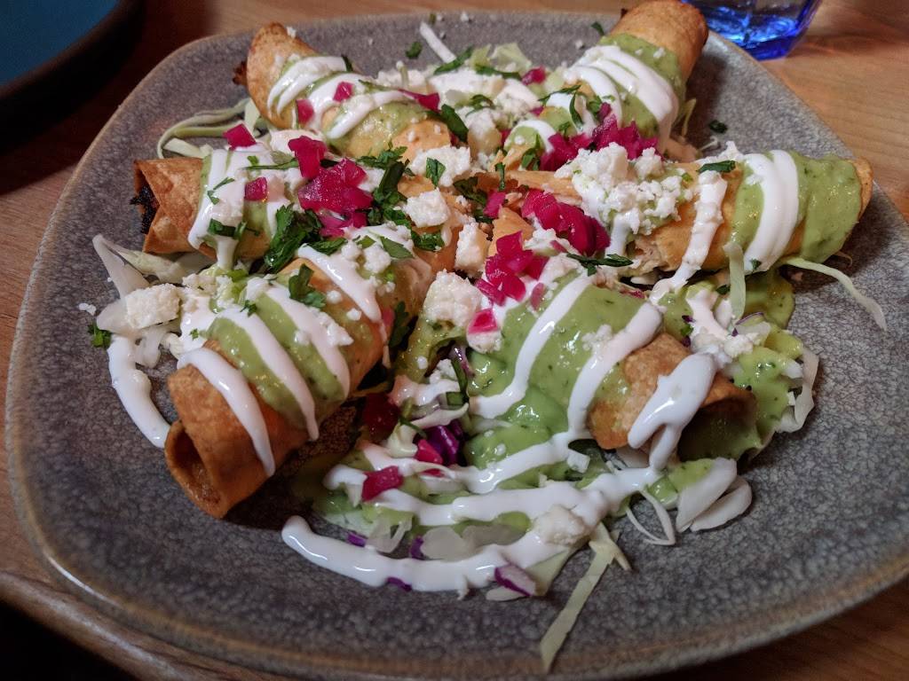 NIDO Kitchen & Bar | restaurant | 444 Oak St, Oakland, CA 94607, USA | 5104446436 OR +1 510-444-6436