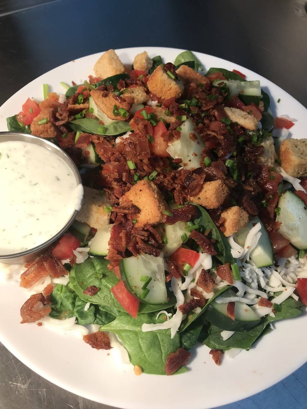 Jovalou Cuisine & Cocktails | restaurant | 112 E Main St, Fairfield, IL 62837, USA | 6185998704 OR +1 618-599-8704