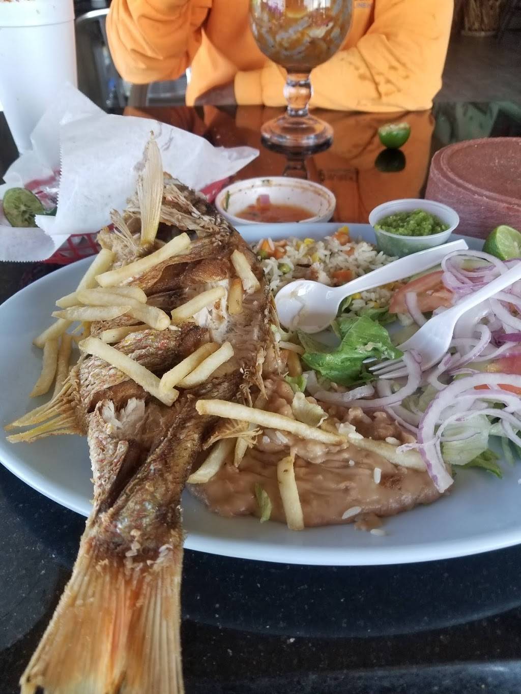 Mariscos Las Casuelitas | restaurant | 307 Cottonwood Rd, Bakersfield, CA 93307, USA | 6618479898 OR +1 661-847-9898