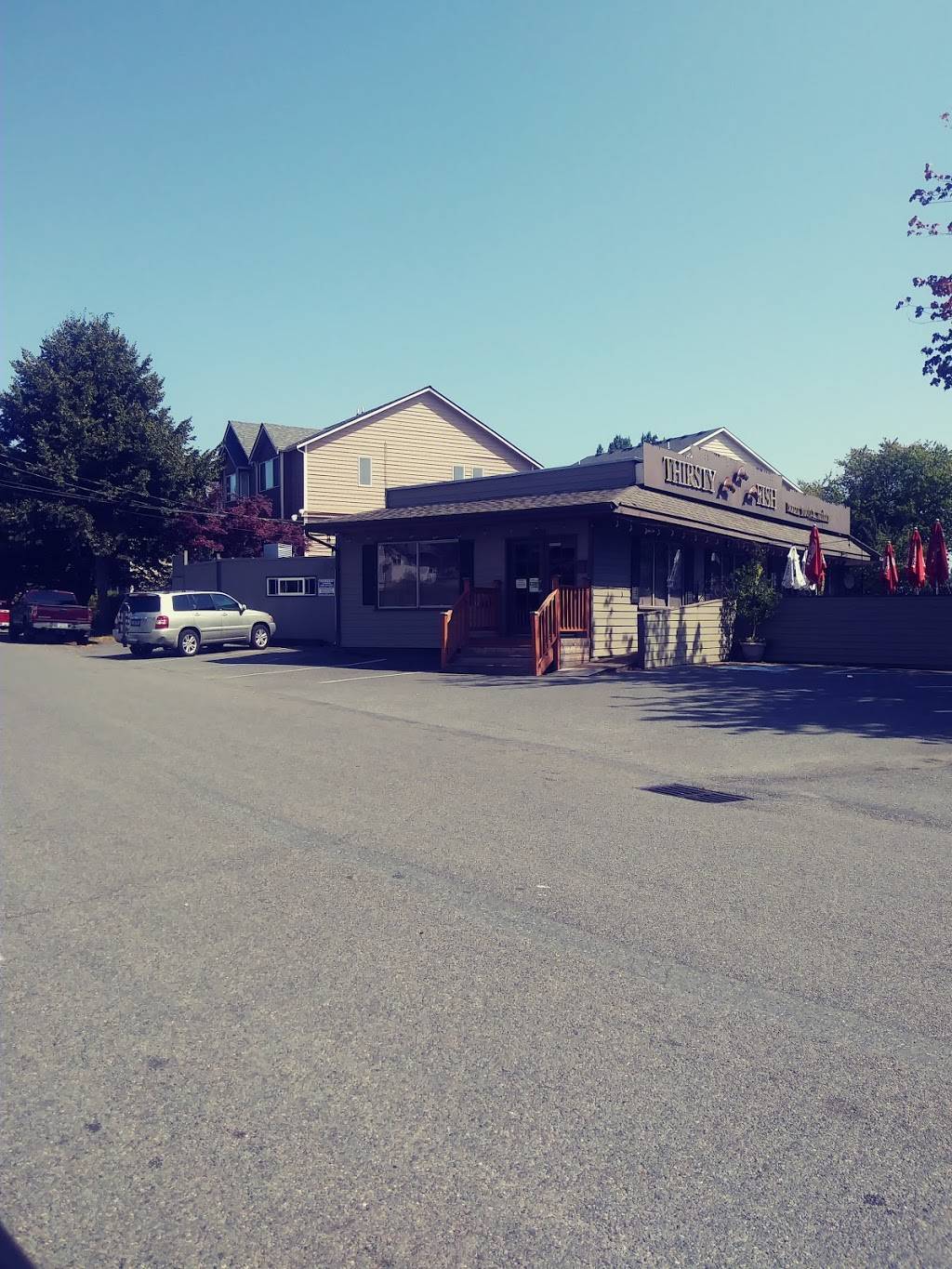 Thirsty Fish | restaurant | 9041 Holman Rd NW, Seattle, WA 98117, USA | 2067821999 OR +1 206-782-1999