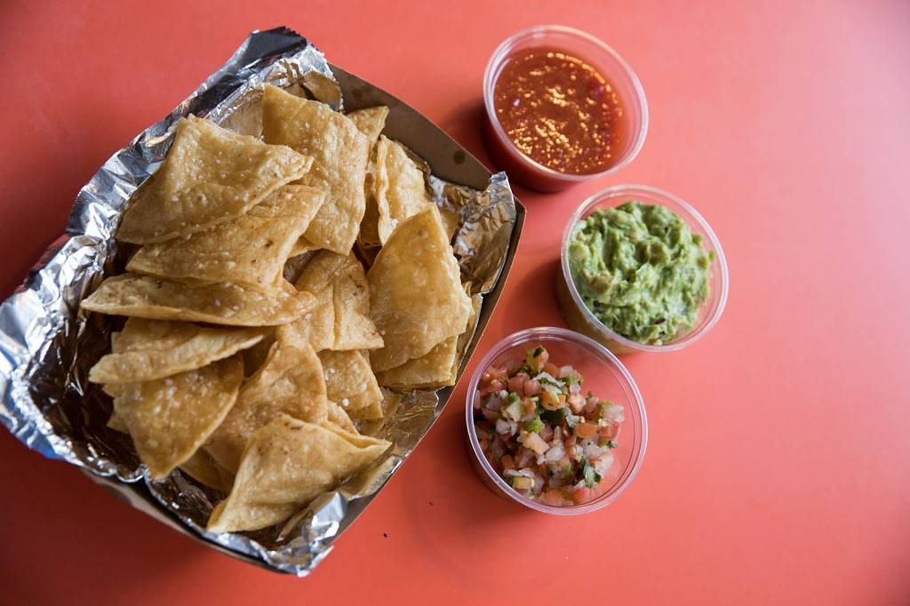 Dos Locos Tacos | restaurant | 10337 Joseph Campau Ave, Hamtramck, MI 48212, USA | 3138726838 OR +1 313-872-6838