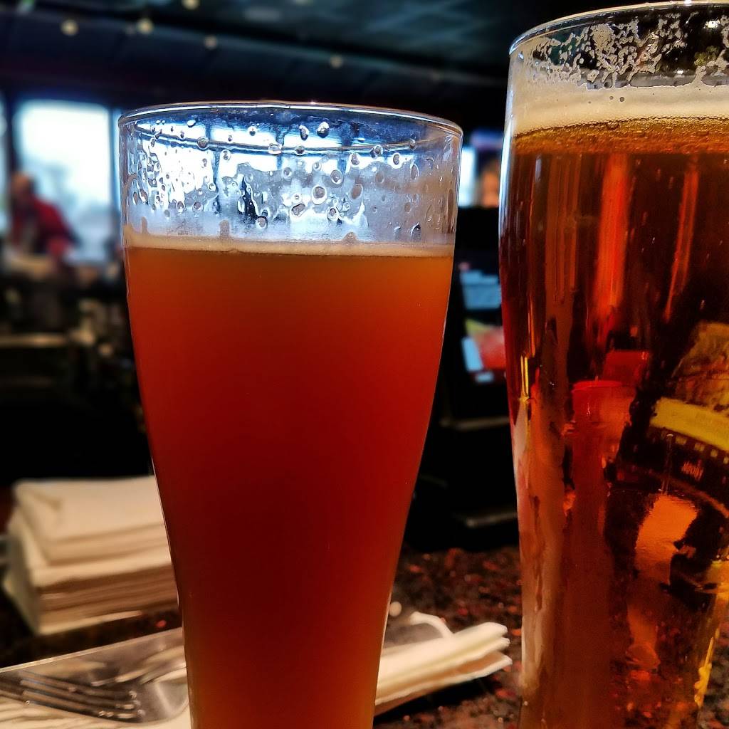 Red Robin Gourmet Burgers and Brews | restaurant | 2390 148th Ave NE, Redmond, WA 98052, USA | 4256413810 OR +1 425-641-3810