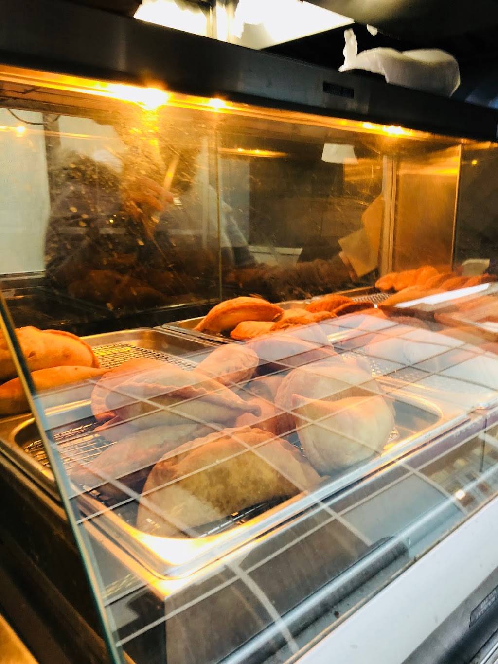 Violin Empanadas | restaurant | 138 Delancey St, New York, NY 10002, USA | 3474441941 OR +1 347-444-1941