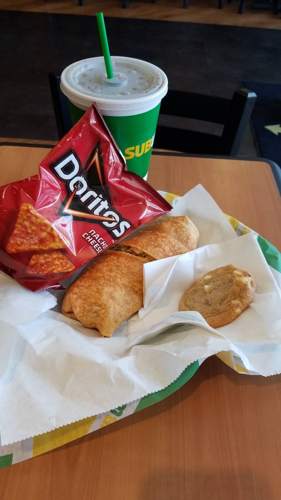 Subway | restaurant | 425 S Jefferson St, Frederick, MD 21701, USA | 3013788845 OR +1 301-378-8845