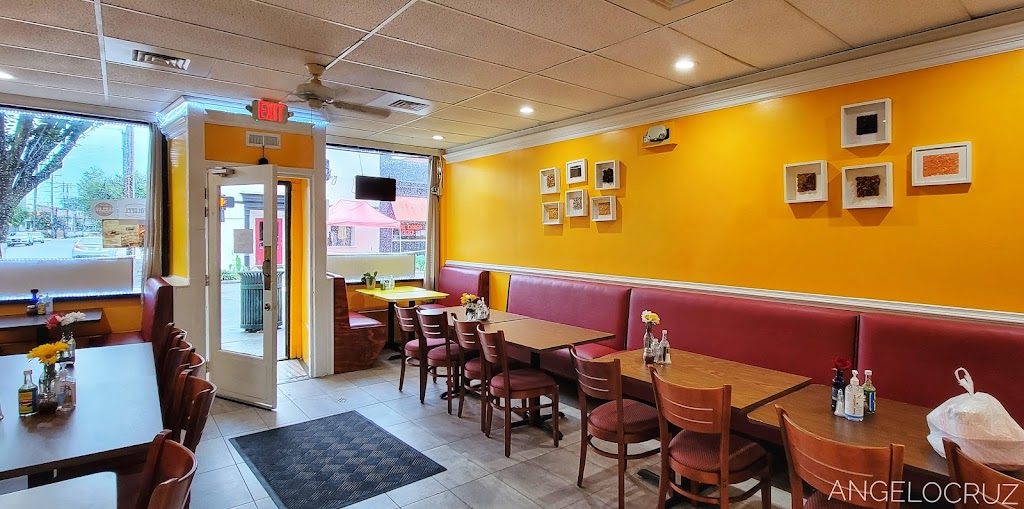 Ariana Kabob | restaurant | 3033 W Cary St, Richmond, VA 23221, USA | 8043550378 OR +1 804-355-0378