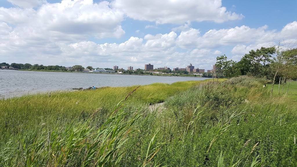 Trump Golf Links, Ferry Point | restaurant | 500 Hutchinson River Pkwy, Bronx, NY 10465, USA | 7184141555 OR +1 718-414-1555