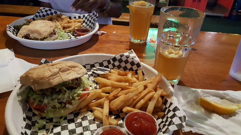 Graduate Restaurant | restaurant | 2207 Country Club Blvd, Stockton, CA 95204, USA | 2094631669 OR +1 209-463-1669