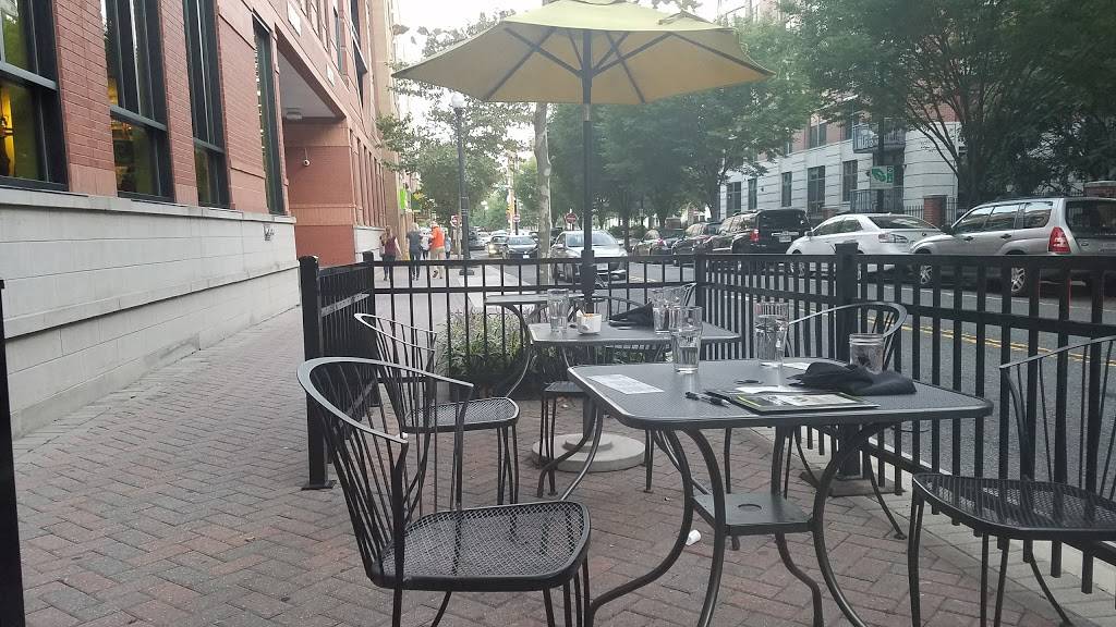 Screwtop Wine Bar | restaurant | 1025 N Fillmore St, Arlington, VA 22201, USA | 7038880845 OR +1 703-888-0845