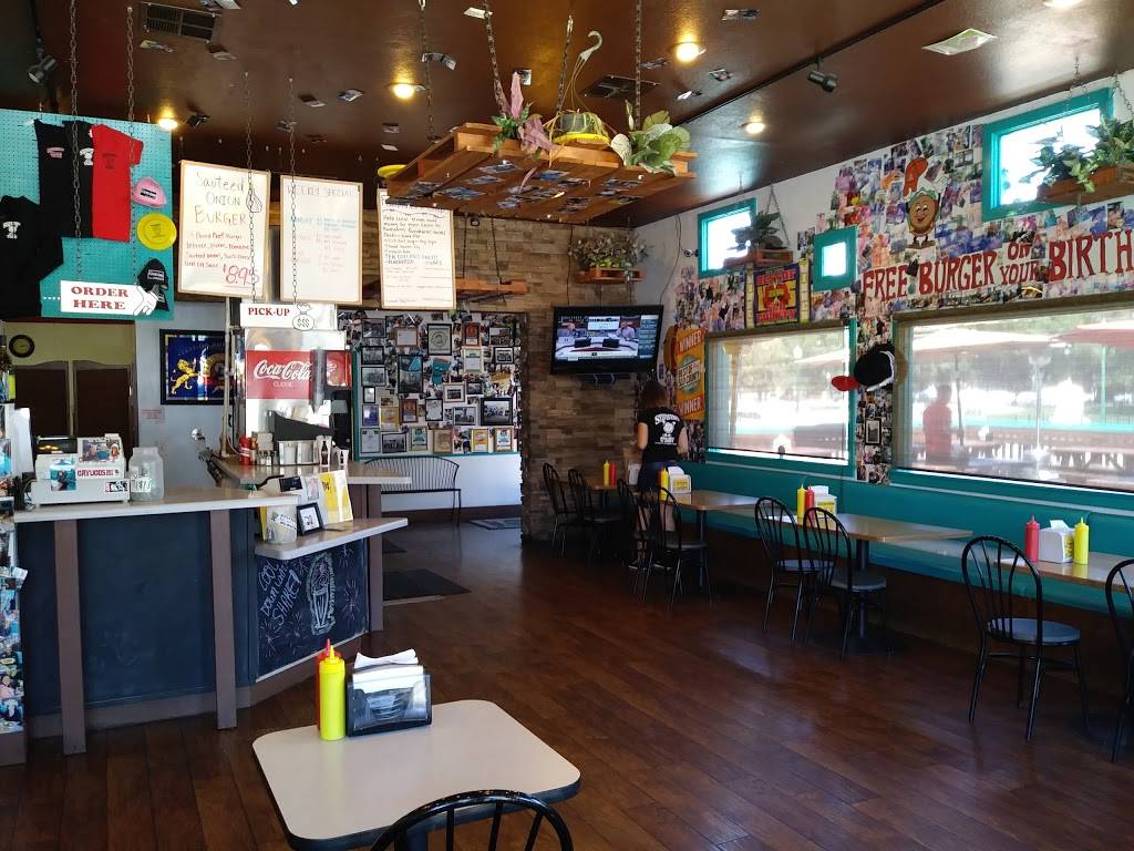 Sylvesters Burgers | restaurant | 6455 El Camino Real, Atascadero, CA 93422, USA | 8054667591 OR +1 805-466-7591