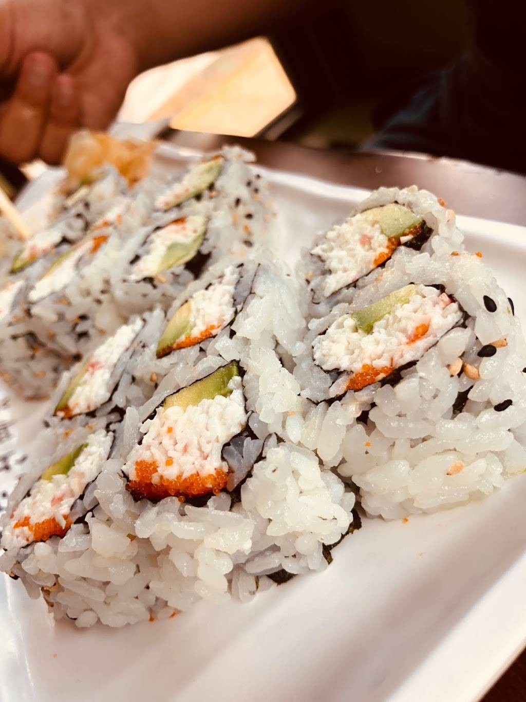 Hikari Sushi & Sake Bar | restaurant | 644 H St NE, Washington, DC 20002, USA | 2025460523 OR +1 202-546-0523