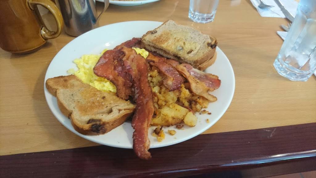 Patricias Restaurant | restaurant | 18 Whalley Ave, New Haven, CT 06511, USA | 2037874500 OR +1 203-787-4500