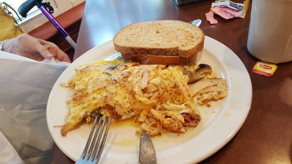 Hellas Carryout | restaurant | 9346 Dublin Rd, Powell, OH 43065, USA | 6147925494 OR +1 614-792-5494