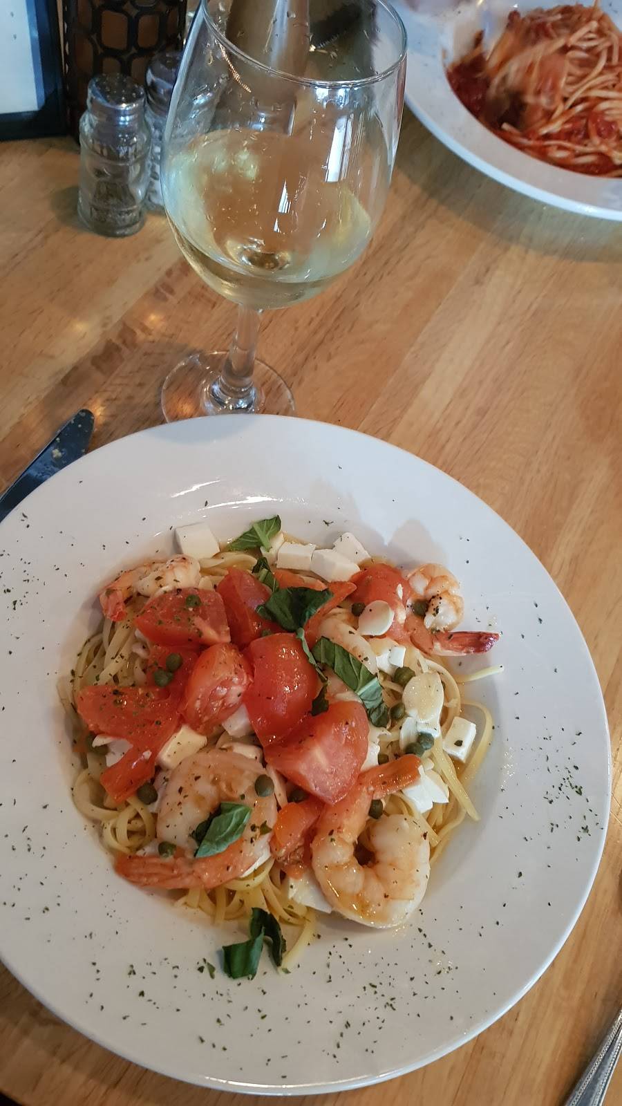 Luna Restaurant | restaurant | 2477 Main St, Lake Placid, NY 12946, USA | 5183025180 OR +1 518-302-5180