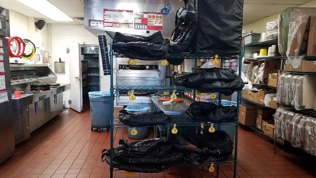 Pizza Hut | meal takeaway | 4800 Chicago Ave, Minneapolis, MN 55417, USA | 6128259820 OR +1 612-825-9820