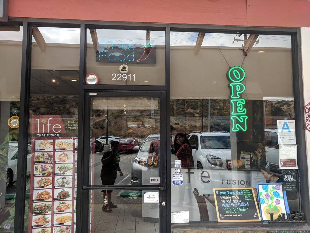 Life Thai Fusion | restaurant | 22911 Soledad Canyon Rd, Santa Clarita, CA 91350, USA | 6612599226 OR +1 661-259-9226