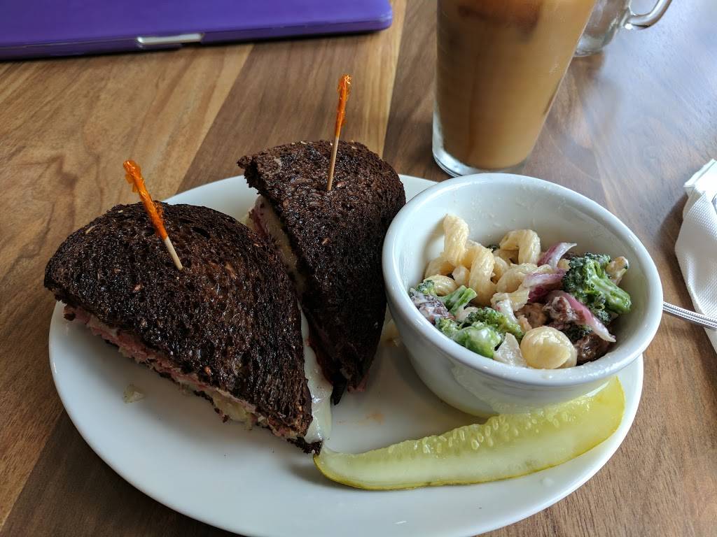 Black Honey Hashery | restaurant | 1104 Honey Ct, De Pere, WI 54115, USA | 9206324746 OR +1 920-632-4746