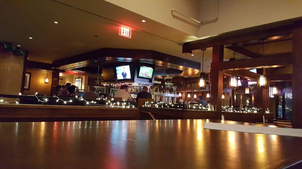 Shade Bar and Grill | restaurant | 16 Ella Grasso Turnpike, Windsor Locks, CT 06096, USA | 8608044726 OR +1 860-804-4726