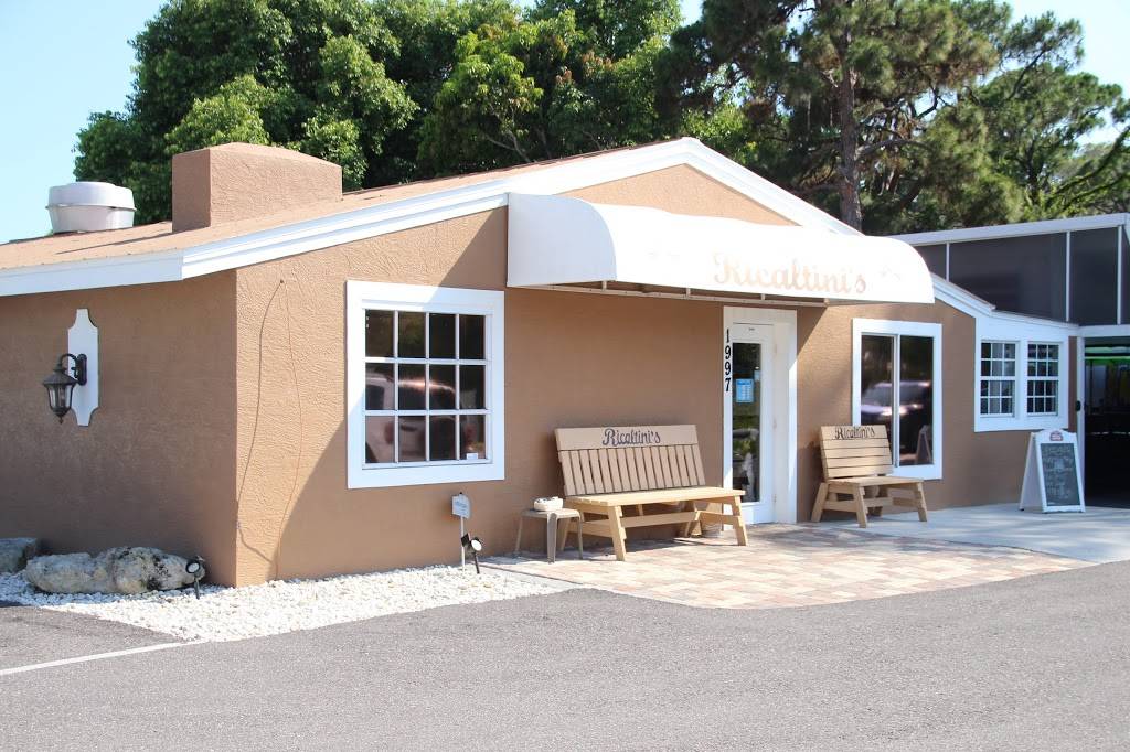 Ricaltinis Bar and Grille | restaurant | 1997 Kentucky Ave, Englewood, FL 34224, USA | 9418281591 OR +1 941-828-1591