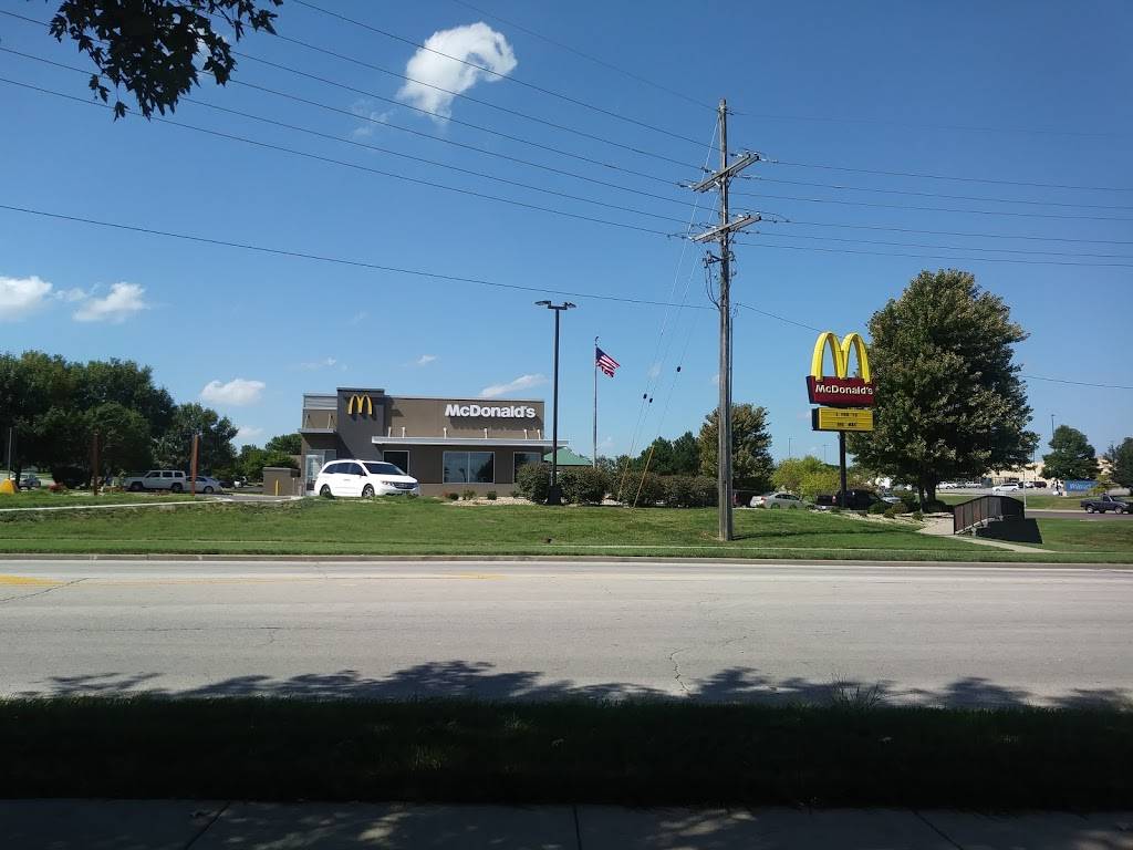McDonalds | cafe | 1610 E Peoria St, Paola, KS 66071, USA | 9132949395 OR +1 913-294-9395
