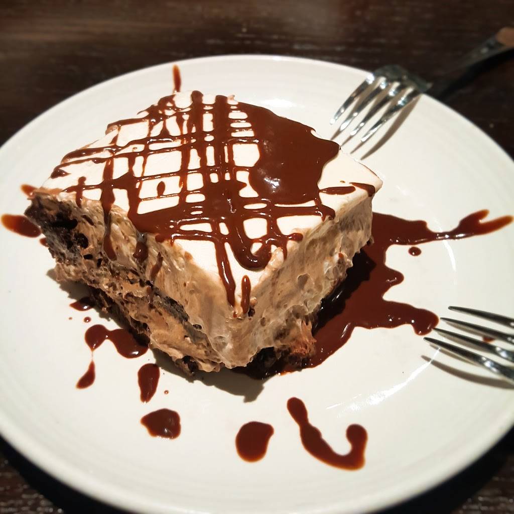 Carrabbas Italian Grill | restaurant | 8702 Vineland Ave, Orlando, FL 32821, USA | 4079380015 OR +1 407-938-0015