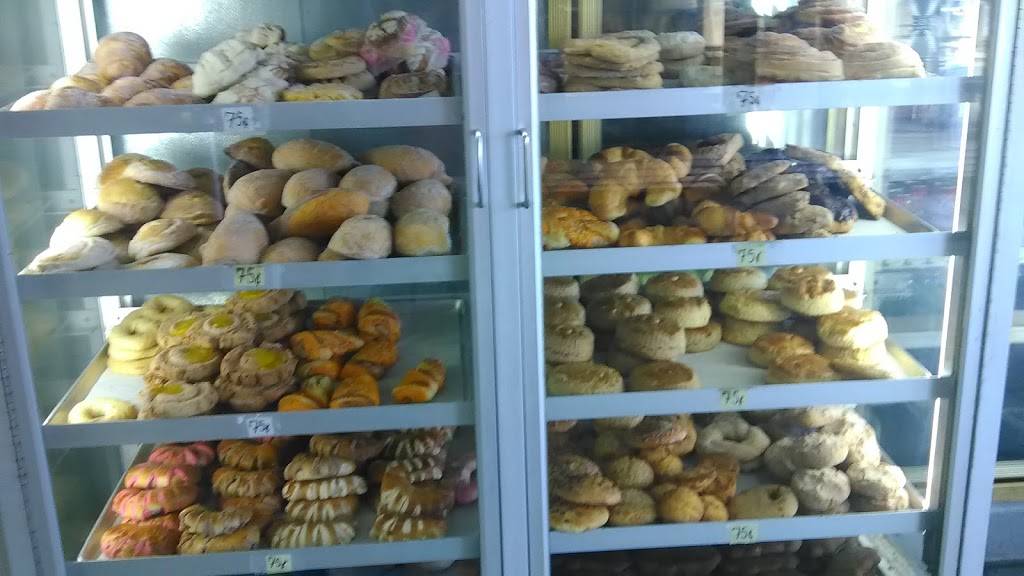 Panadería Y Pizzeria La Mexicana | bakery | 411 S Azusa Ave, La Puente, CA 91744, USA | 6269652178 OR +1 626-965-2178