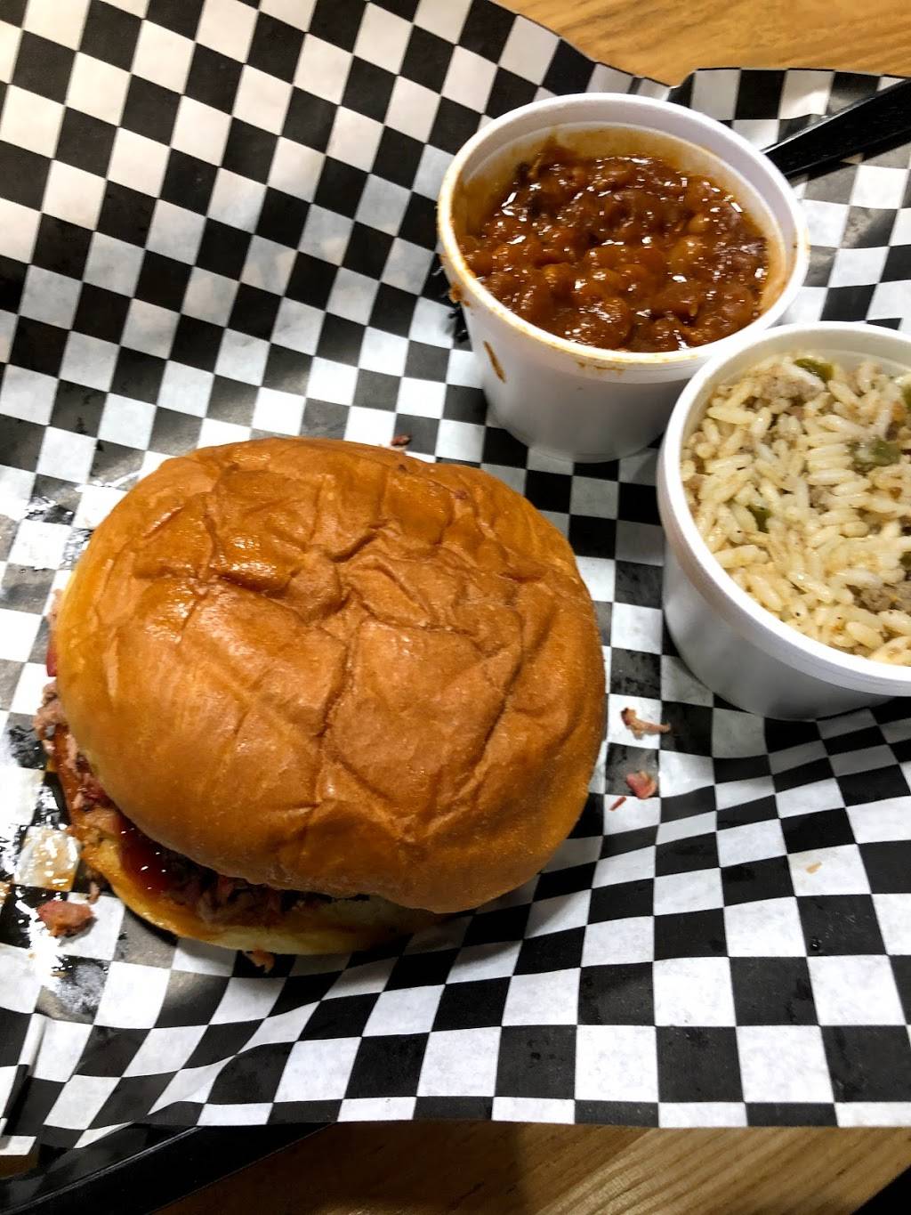 Smokin’ J’s BBQ | restaurant | 102 Broadway St, Minden, LA 71055, USA | 3186399570 OR +1 318-639-9570