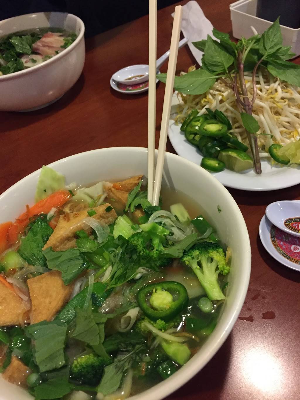 Pho OK Noodle Soup and Grill | restaurant | 890 S Monaco Pkwy, Denver, CO 80224, USA | 7203289589 OR +1 720-328-9589