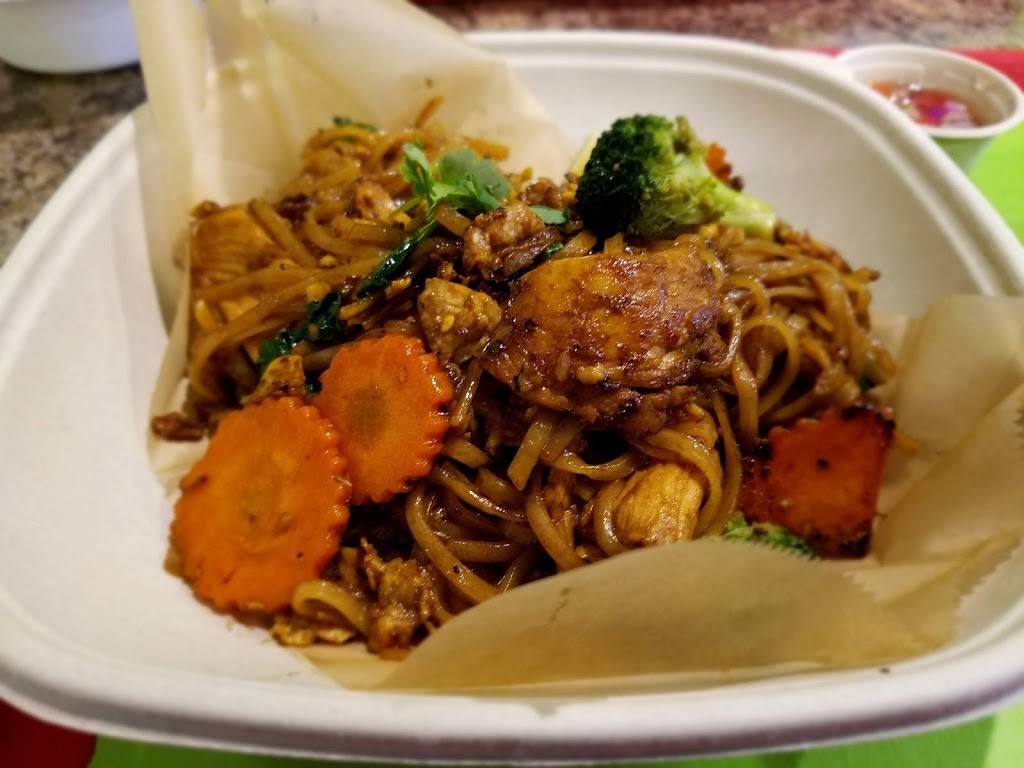 Paks Green Corner | restaurant | 1901 Tower Ave, Superior, WI 54880, USA | 7153924444 OR +1 715-392-4444