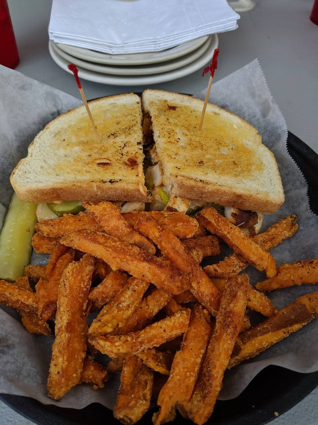 Gritty McDuffs Auburn Brew Pub | restaurant | 68 Main St, Auburn, ME 04210, USA | 2073762739 OR +1 207-376-2739