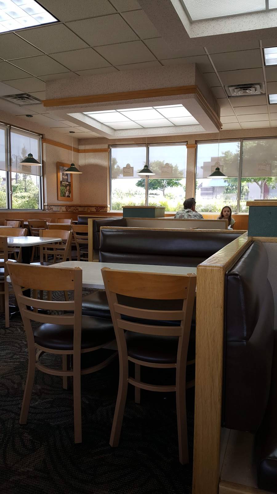 Wendys | restaurant | 3515 Grand Oaks, Corona, CA 92881, USA | 9515208244 OR +1 951-520-8244