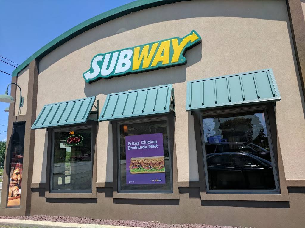 Subway | restaurant | 200 21st St, Windber, PA 15963, USA | 8144676387 OR +1 814-467-6387