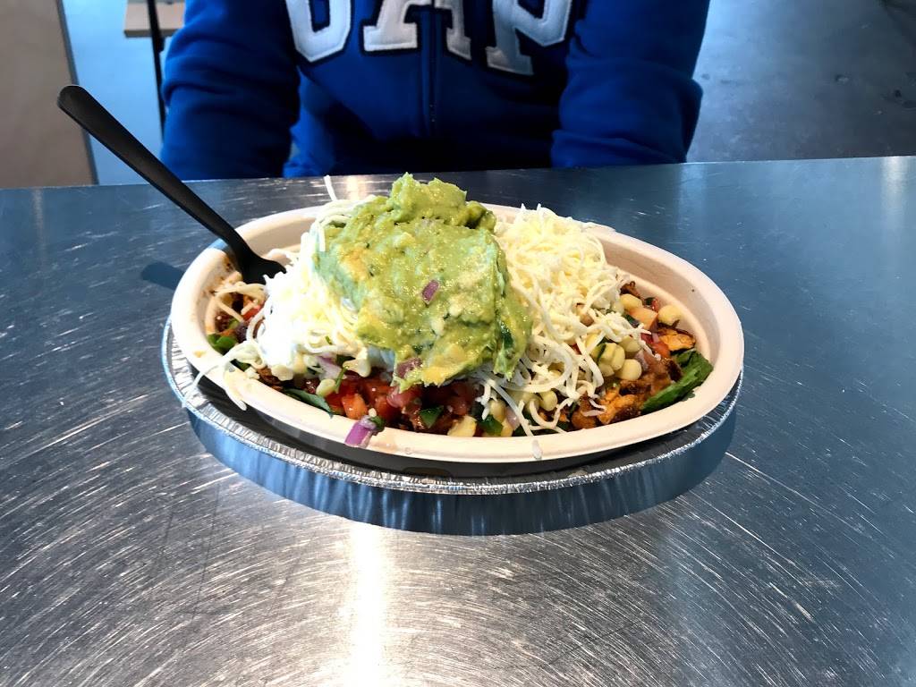 Chipotle Mexican Grill | restaurant | 910 Town Ctr, Elk Grove Village, IL 60007, USA | 8474341030 OR +1 847-434-1030