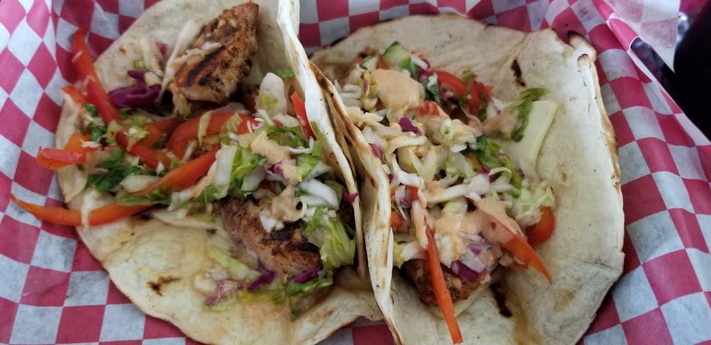 Smoked to the Bone Food Truck & Restaurant | restaurant | 365 Main Ave, De Pere, WI 54115, USA | 9204254338 OR +1 920-425-4338