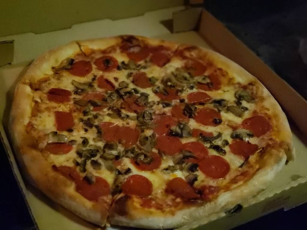 Lil Tonys | restaurant | 8725 Placida Rd C-5, Placida, FL 33946, USA | 9412148107 OR +1 941-214-8107