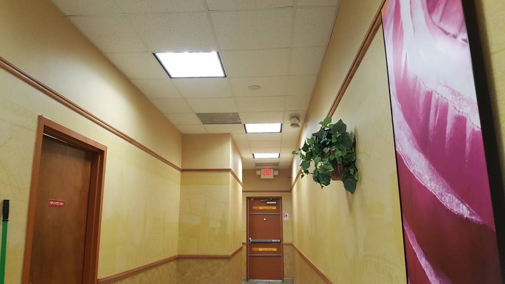 Subway | meal takeaway | 13300 NW 27th Ave #3, Opa-locka, FL 33054, USA | 3056882808 OR +1 305-688-2808