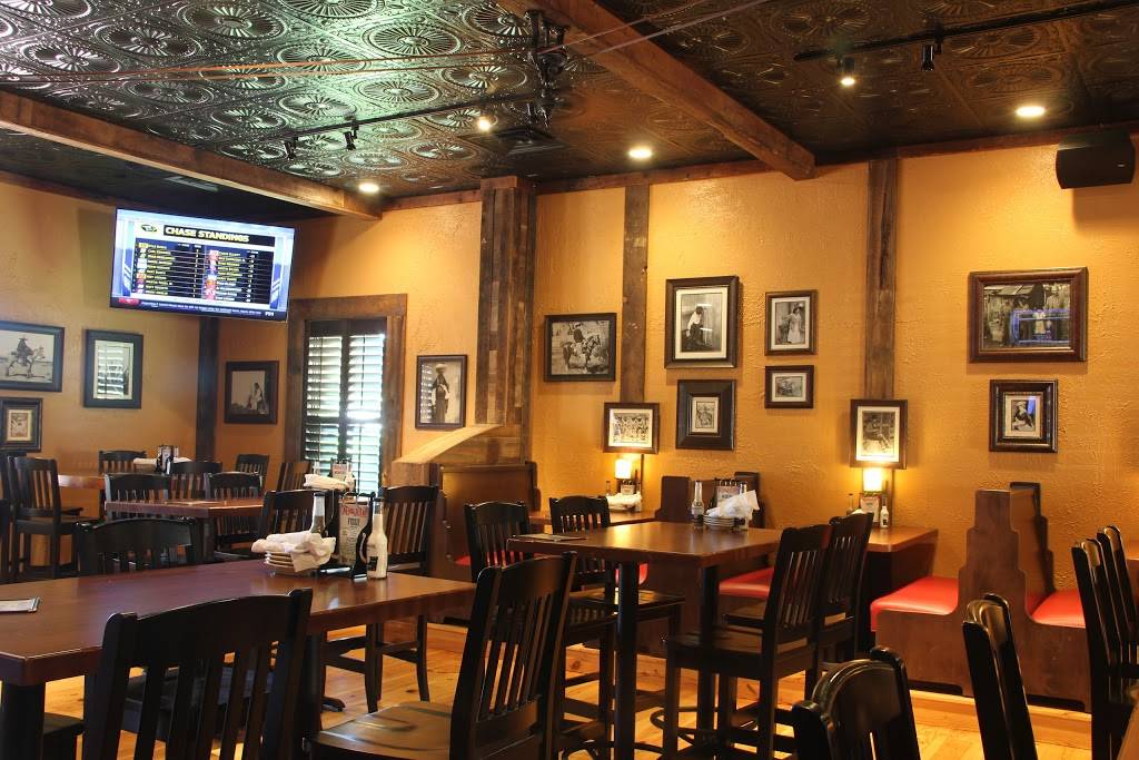 Me & Julio | restaurant | 2784 S Fish Hatchery Rd, Fitchburg, WI 53711, USA | 6082781428 OR +1 608-278-1428