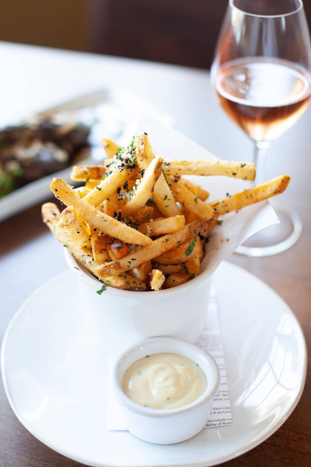 Willis Wine Bar | restaurant | 1415 Town and Country Dr, Santa Rosa, CA 95404, USA | 7075263096 OR +1 707-526-3096