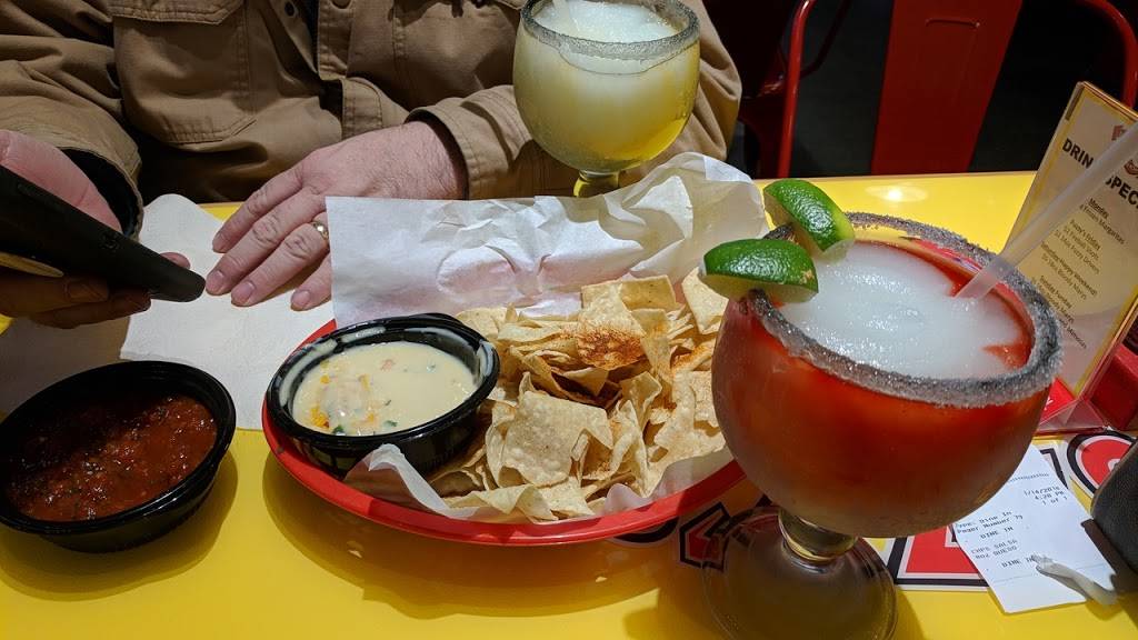 Fuzzys Taco Shop | restaurant | 2732 SE Delaware Ave #300, Ankeny, IA 50021, USA | 5156199404 OR +1 515-619-9404