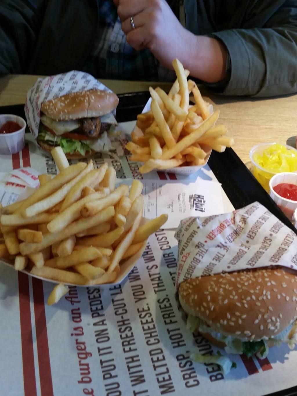 The Habit Burger Grill | meal takeaway | 3733 E Foothill Blvd, Pasadena, CA 91107, USA | 6263511122 OR +1 626-351-1122