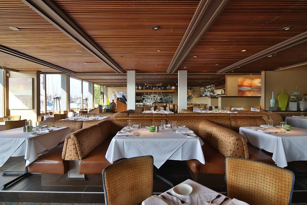 Chart House | restaurant | 13950 Panay Way, Marina Del Rey, CA 90292, USA | 3108224144 OR +1 310-822-4144
