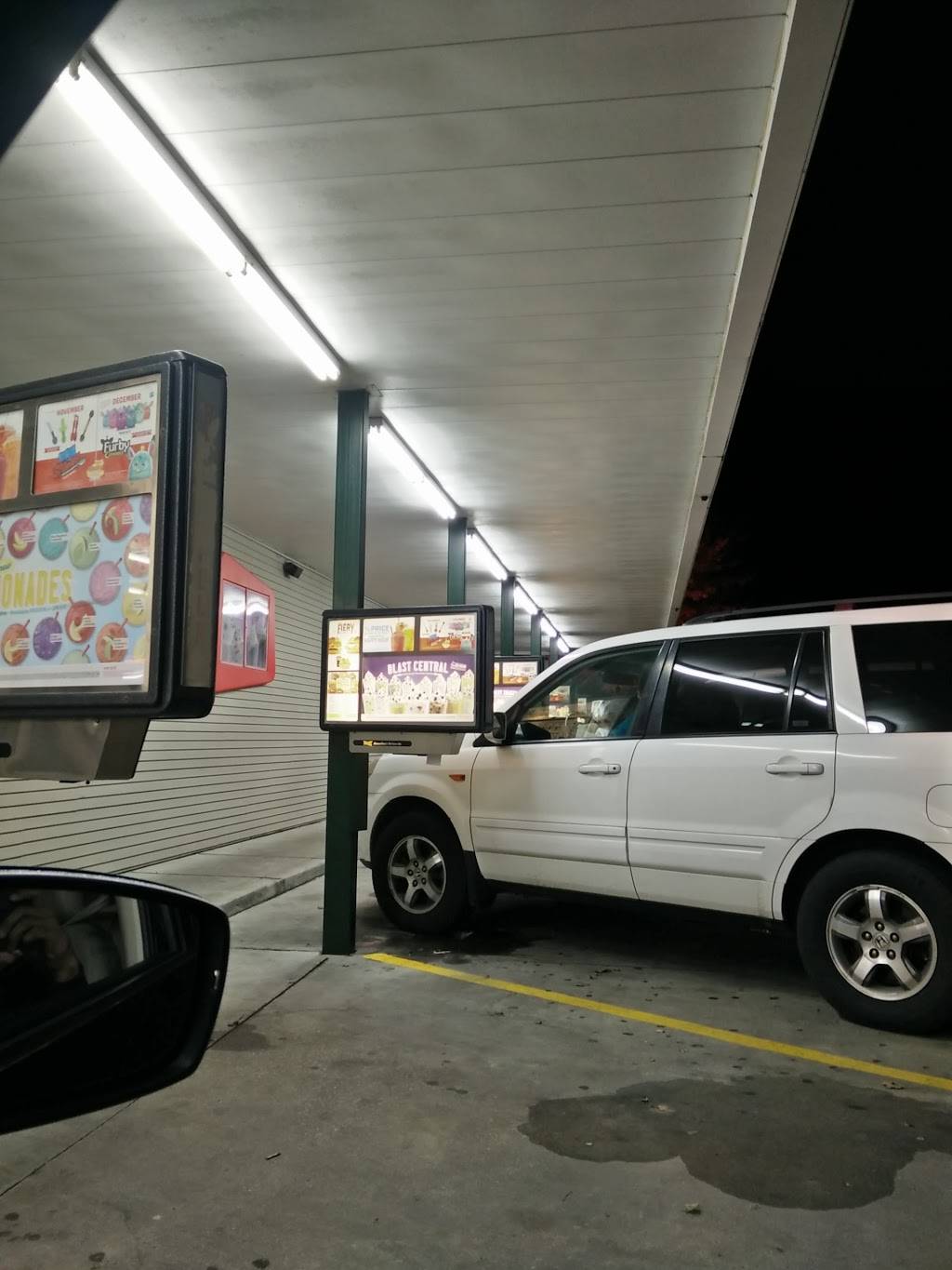 Sonic Drive-In | restaurant | 601 N Mattis Ave, Champaign, IL 61821, USA | 2173561230 OR +1 217-356-1230